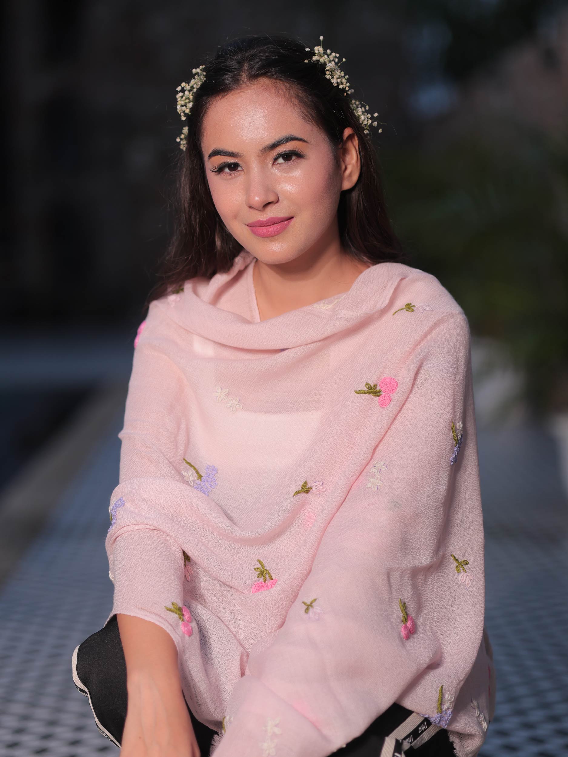 Baby Pink Rose Clustered Embroidered Stole